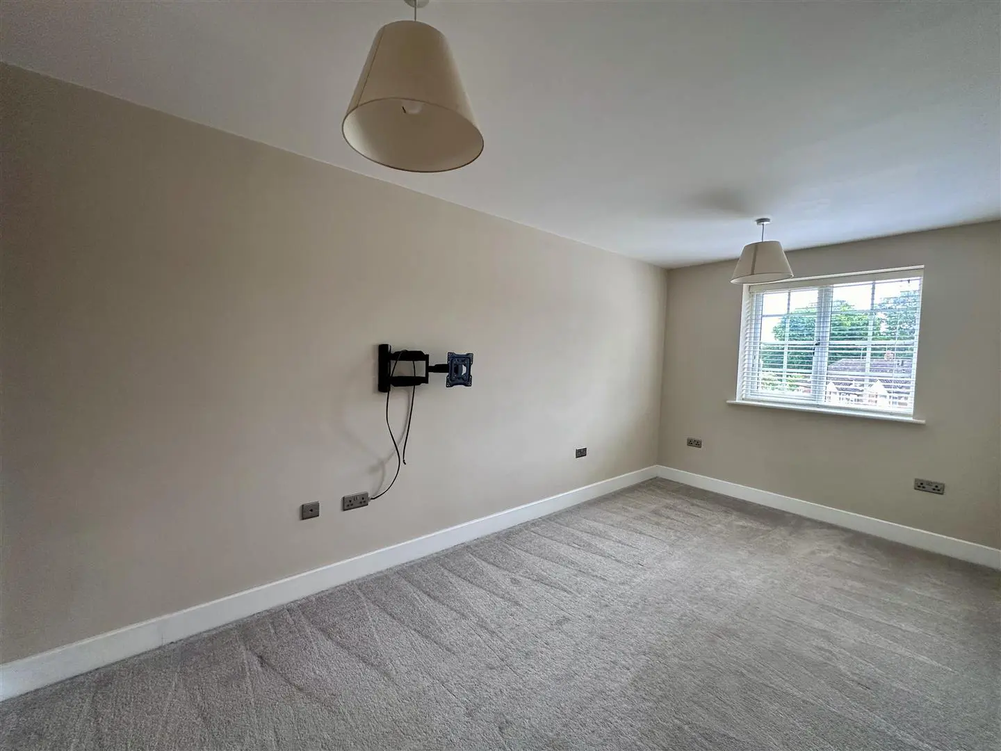 House Bushy Royds in Ashford