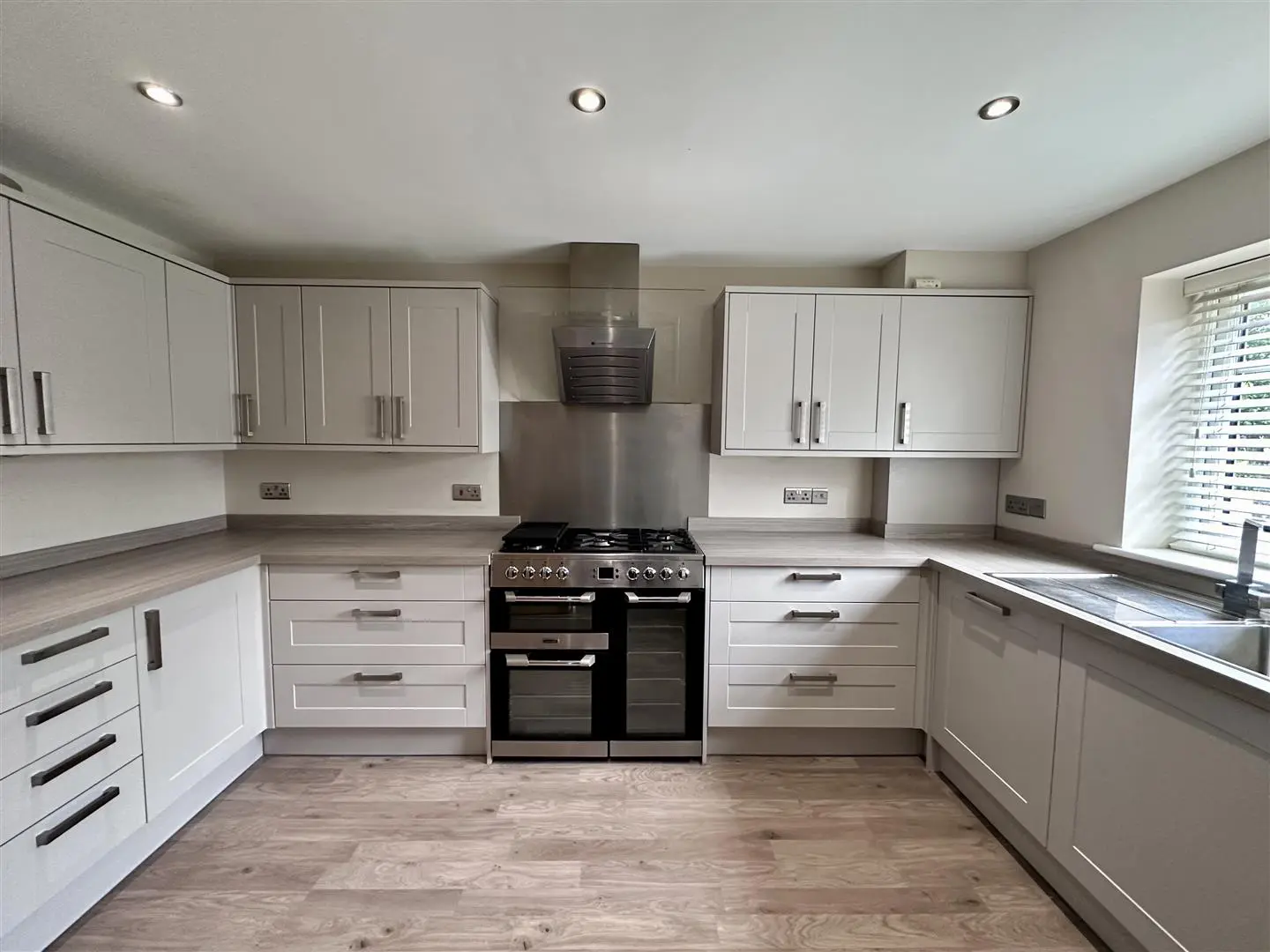 House Bushy Royds in Ashford