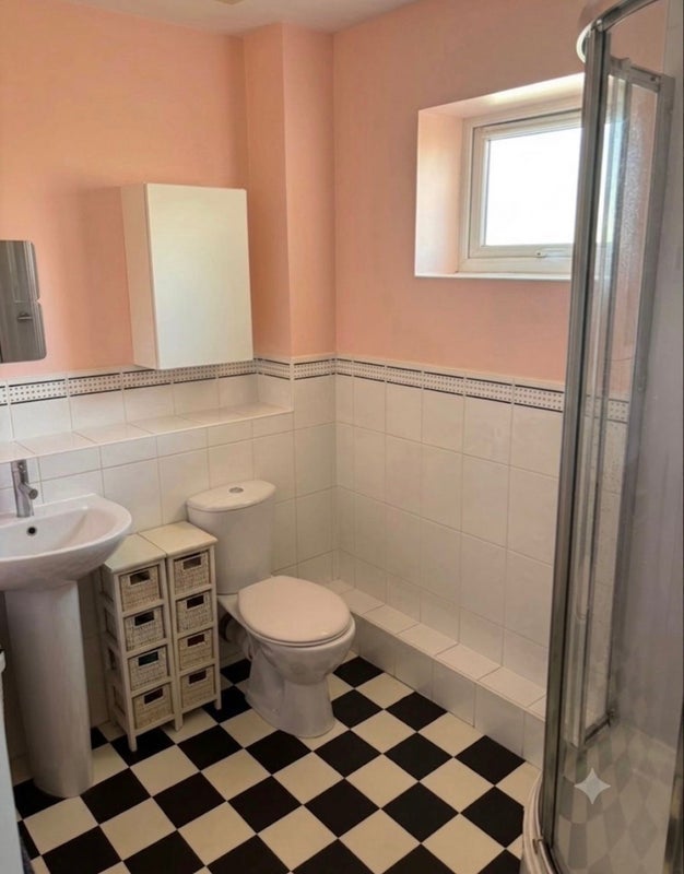 Room Mellor Road in Tameside