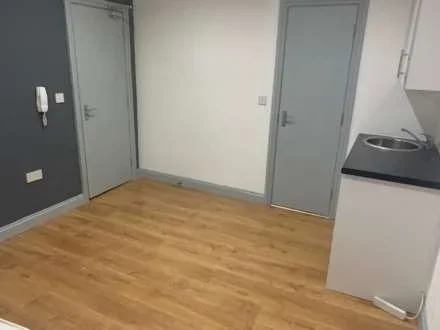 Room Bensham Lane in Greater London