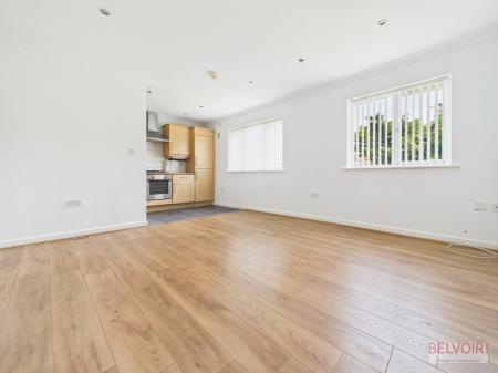 Flat Larchtree Mews in Liverpool