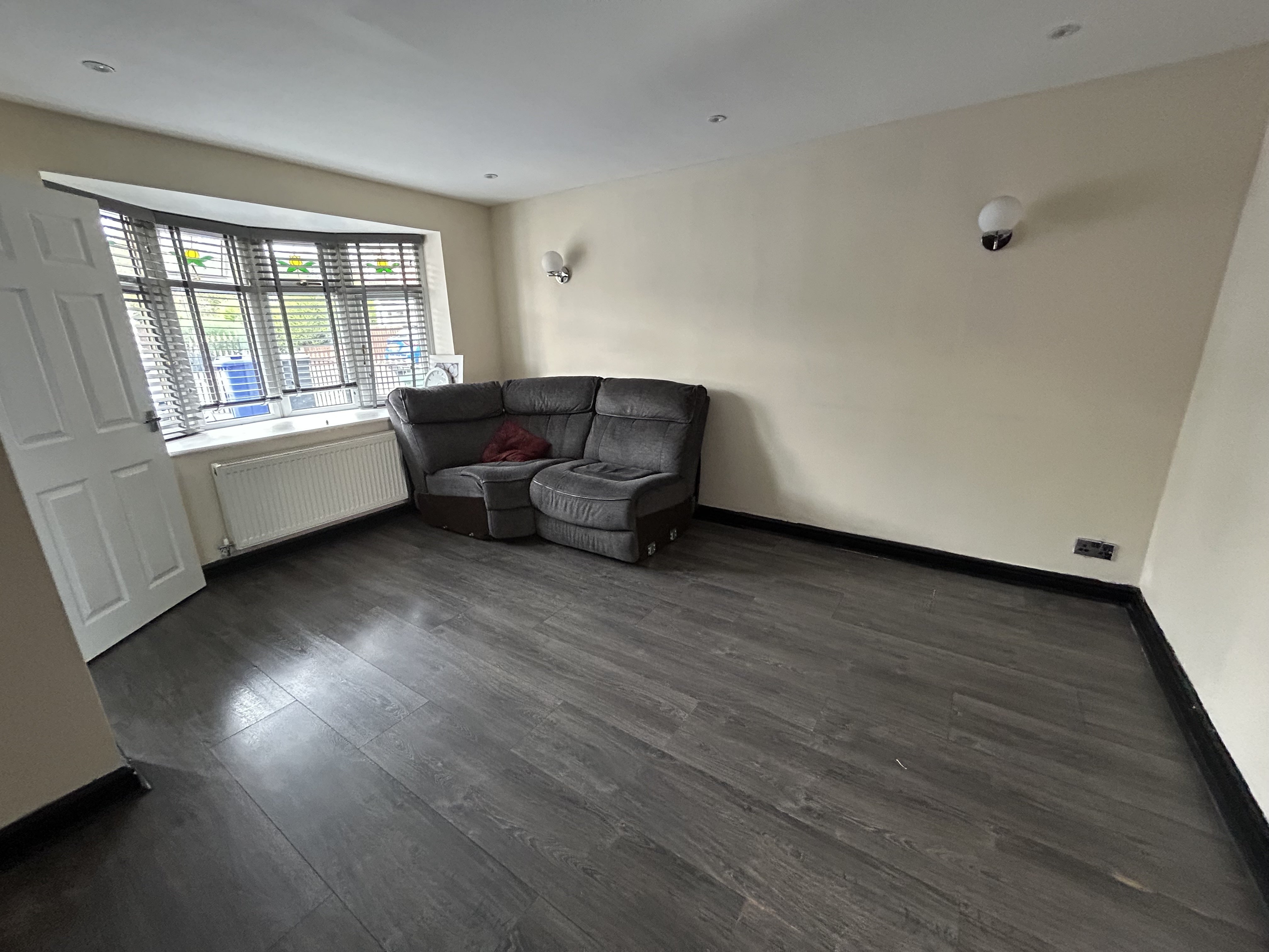 Flat Bridgewater Drive in Coseley