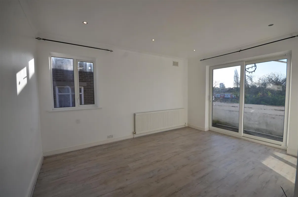 Flat The Avenue in Greater London