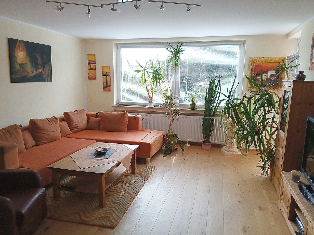 Zimmer Brücker Mauspfad in Köln