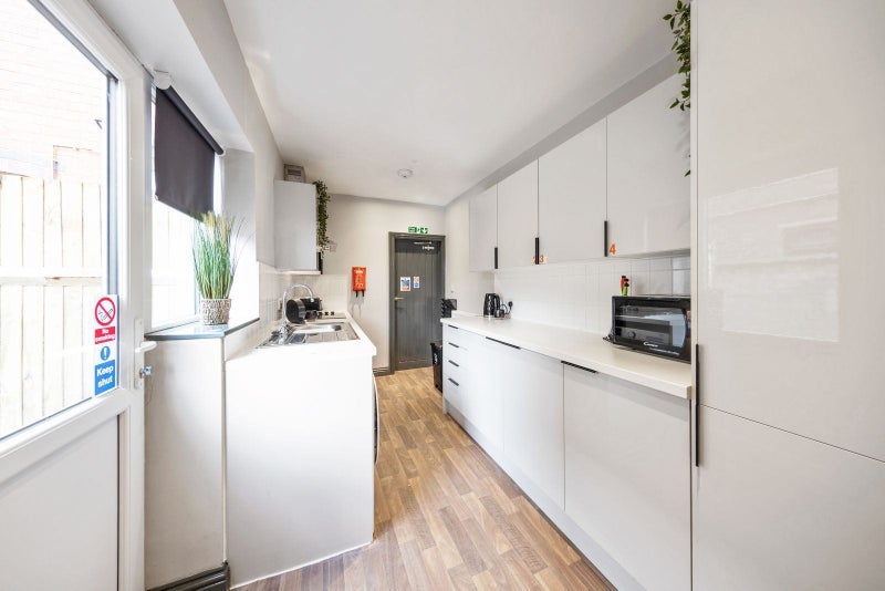 Room Aston Road in Nuneaton and Bedworth