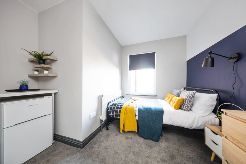 Room Aston Road in Nuneaton and Bedworth