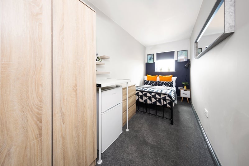 Room Aston Road in Nuneaton and Bedworth