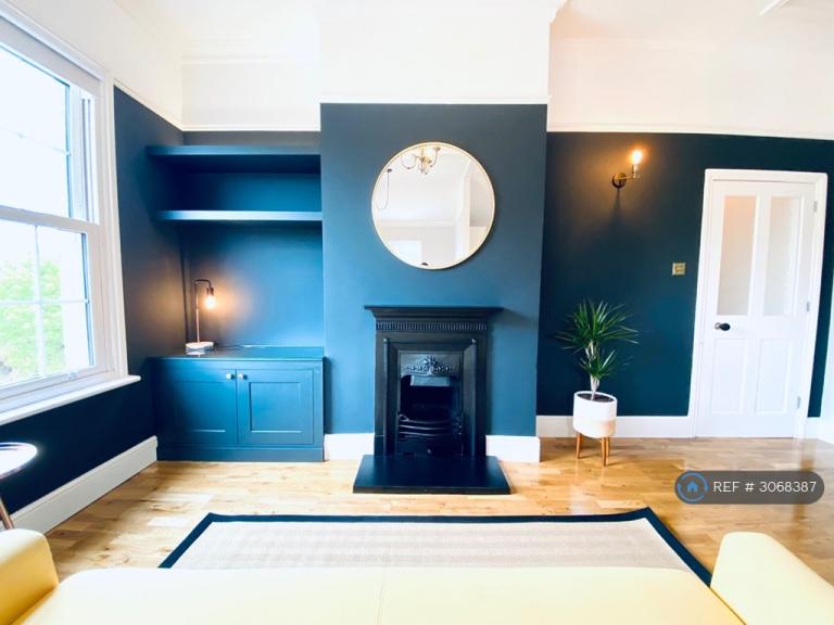 Flat Leam Terrace in Royal Leamington Spa