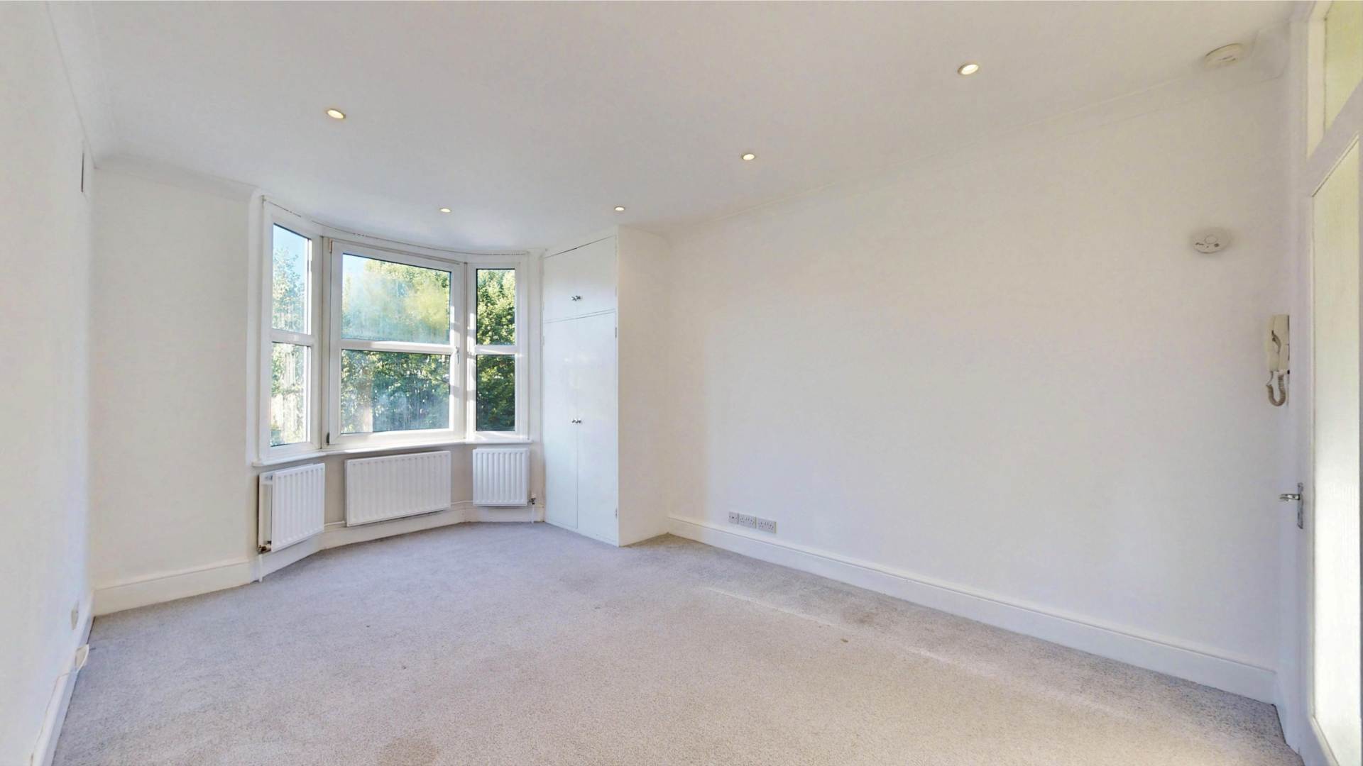 Flat Cranley Gardens in Greater London