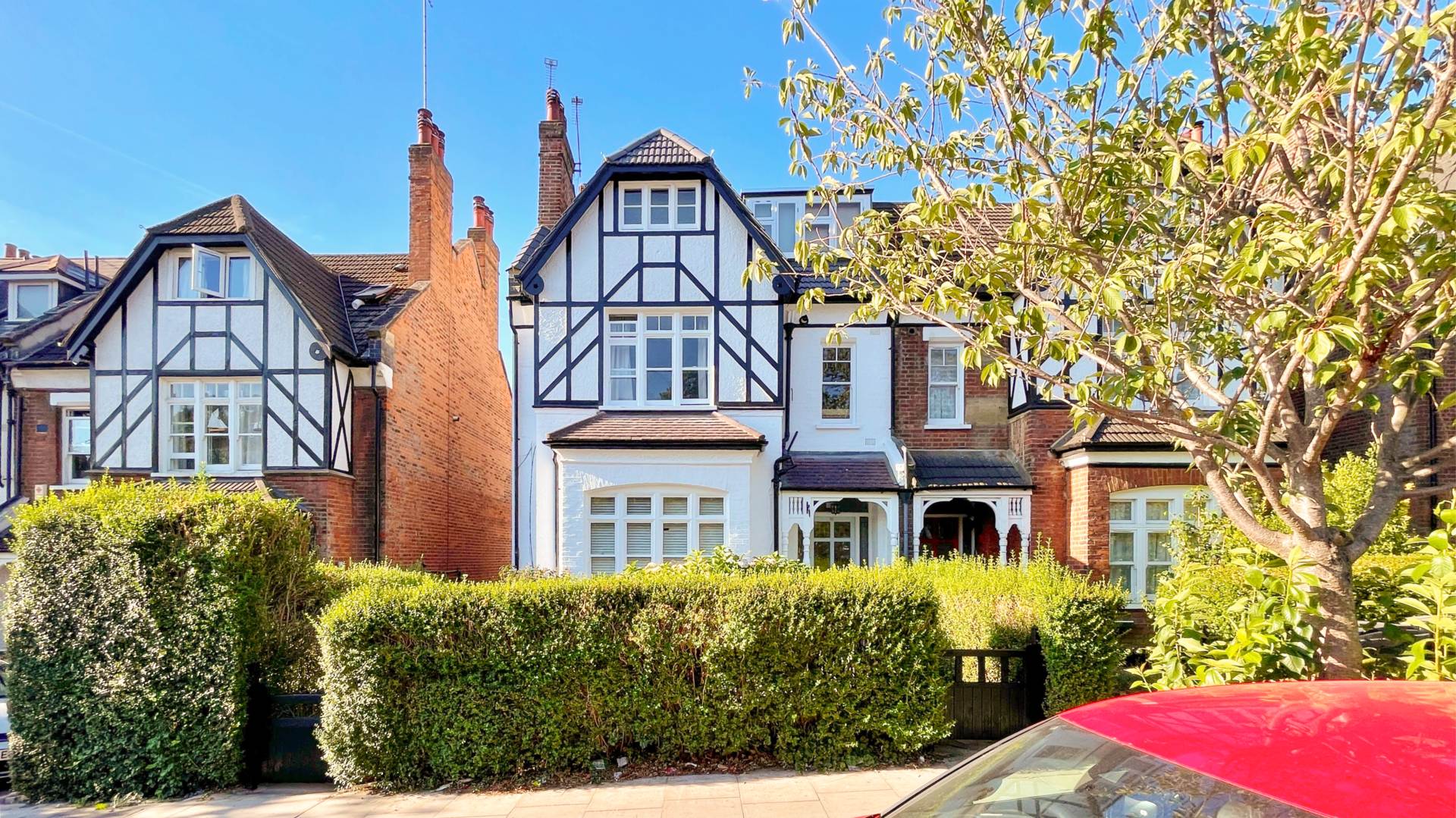 Flat Cranley Gardens in Greater London