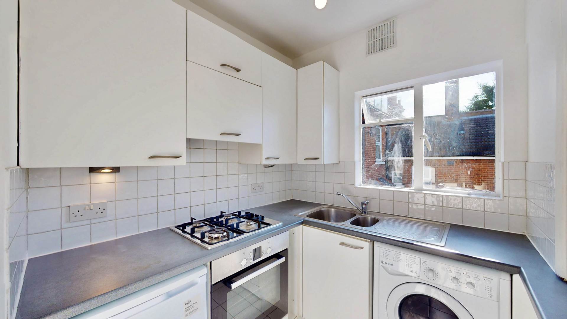 Flat Cranley Gardens in Greater London