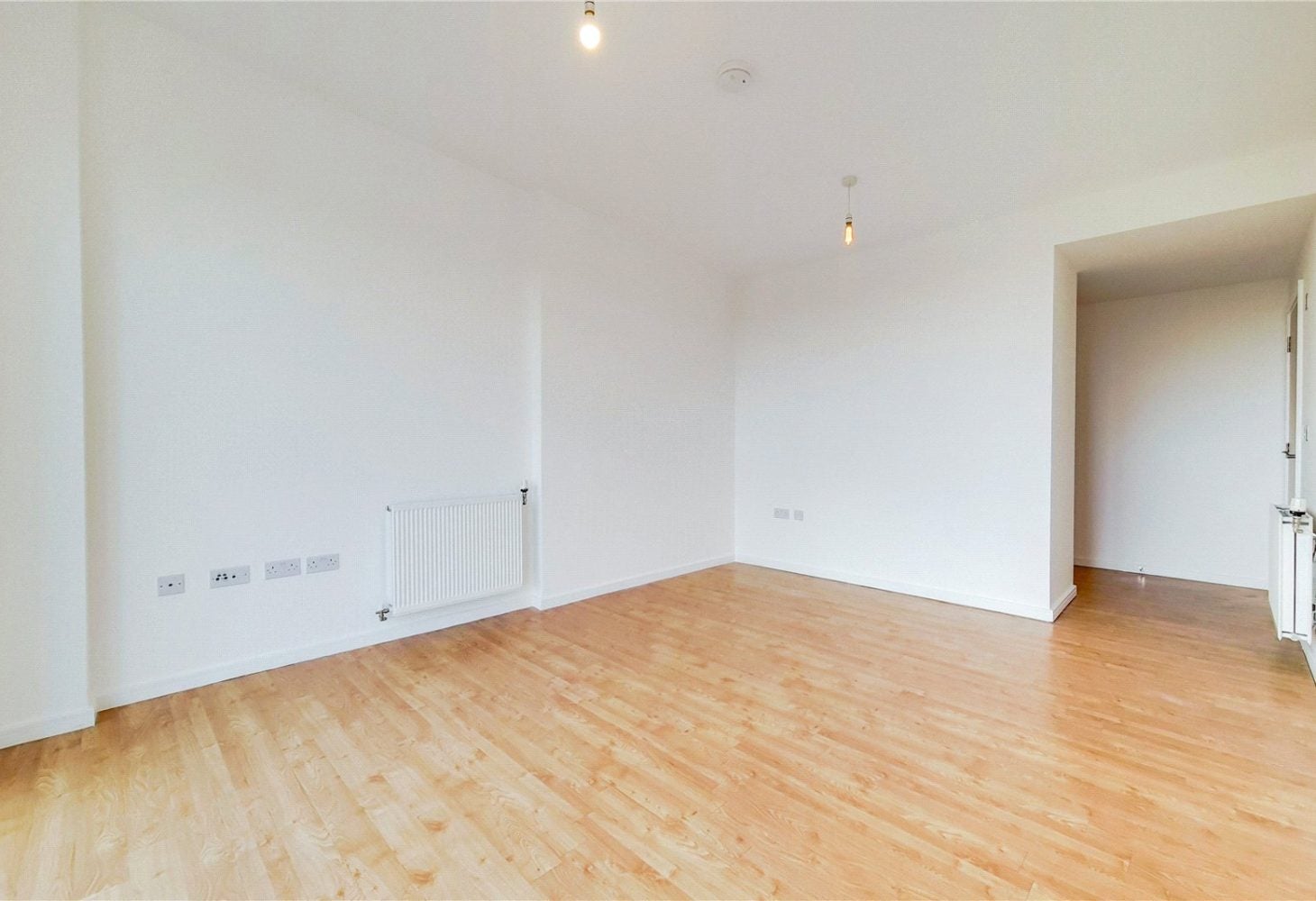 Flat Heybourne Crescent in London