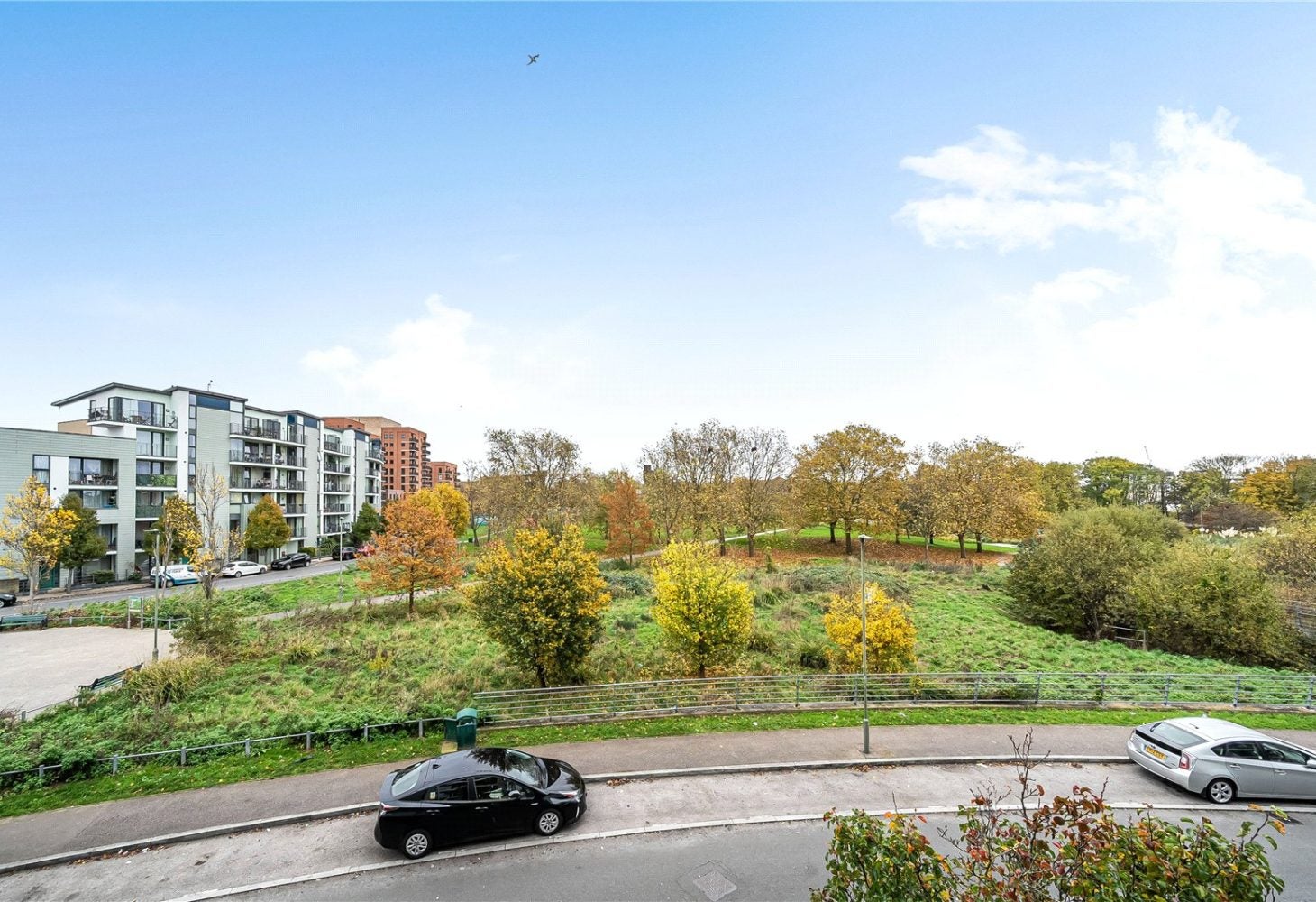 Flat Heybourne Crescent in London