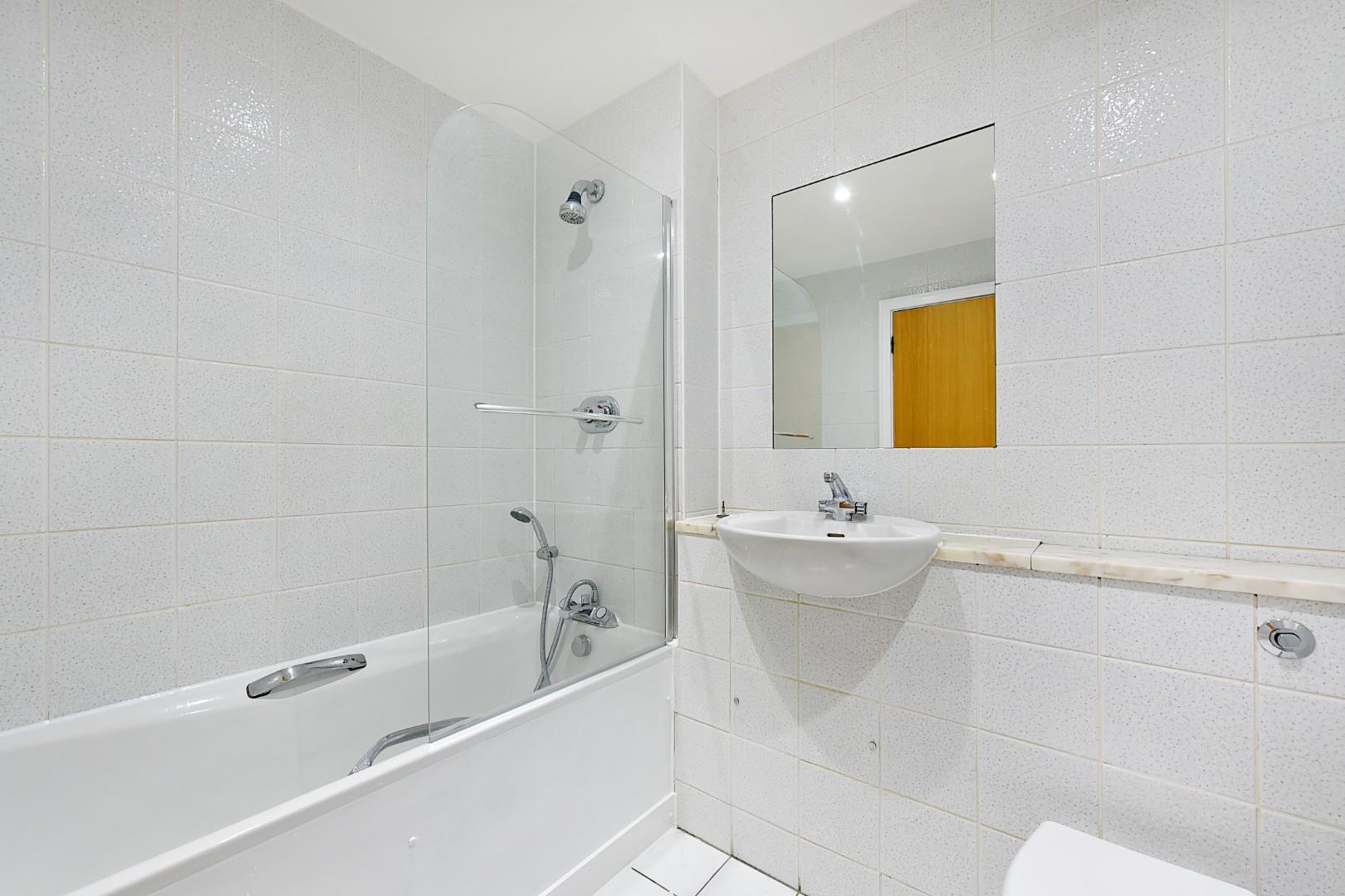 Flat Manbre Road in London
