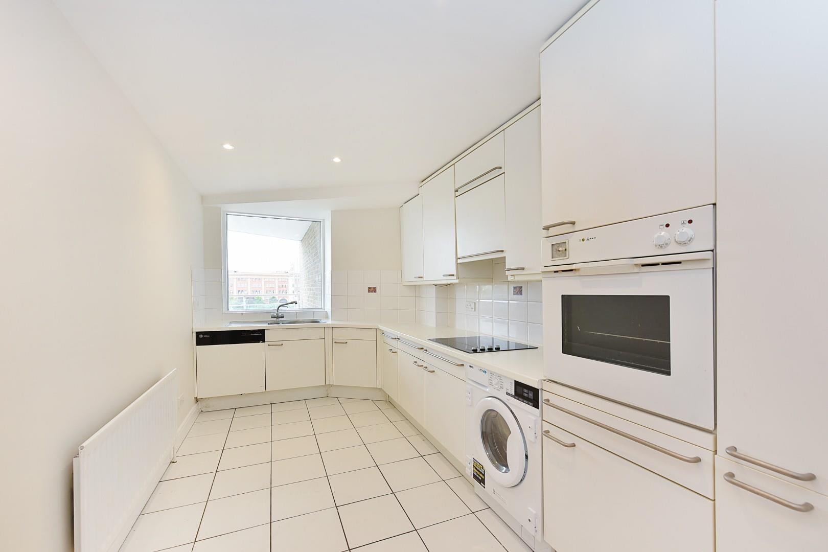 Flat Manbre Road in London