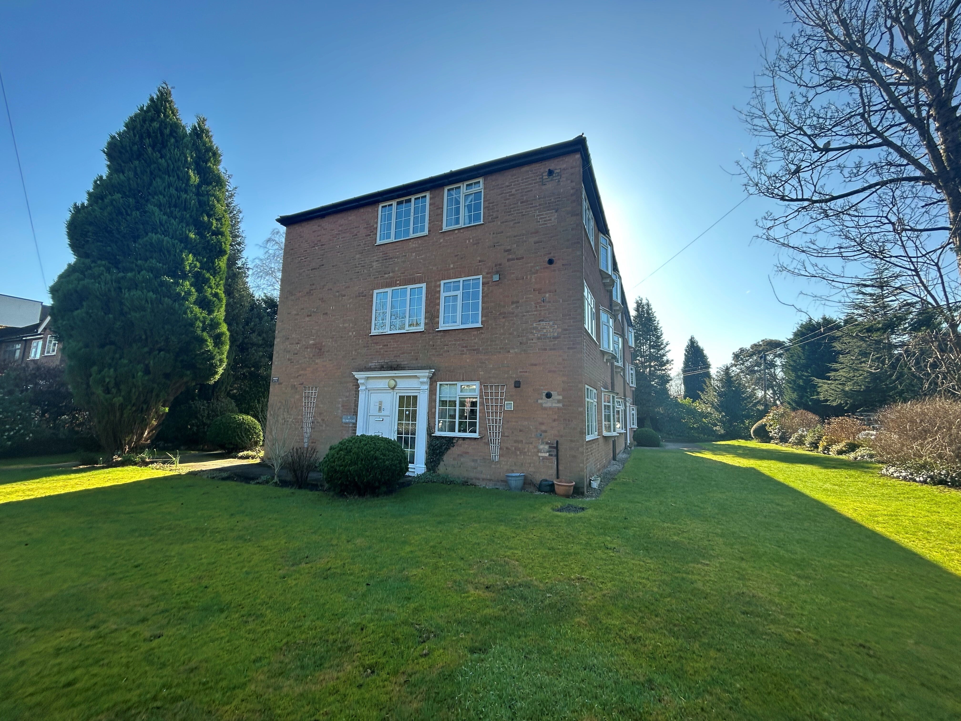 Flat Irlam Road in Trafford