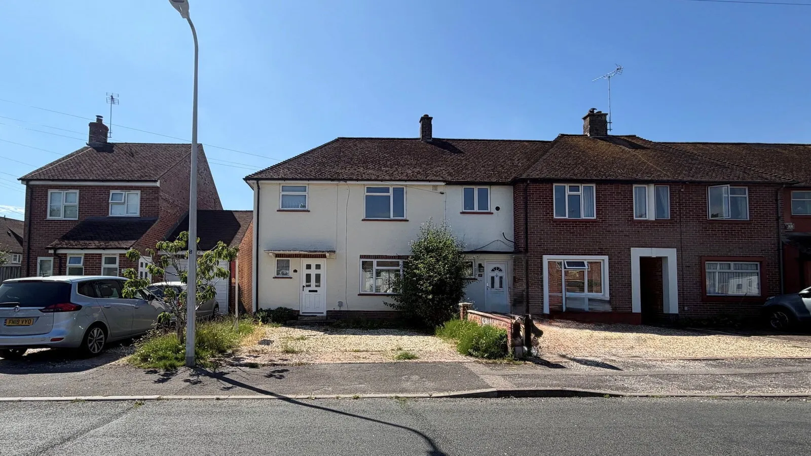 House Almond Avenue in Newbury