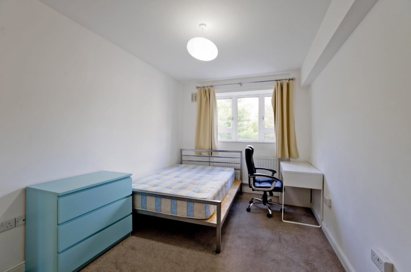 Flat Stanhope Street in Greater London