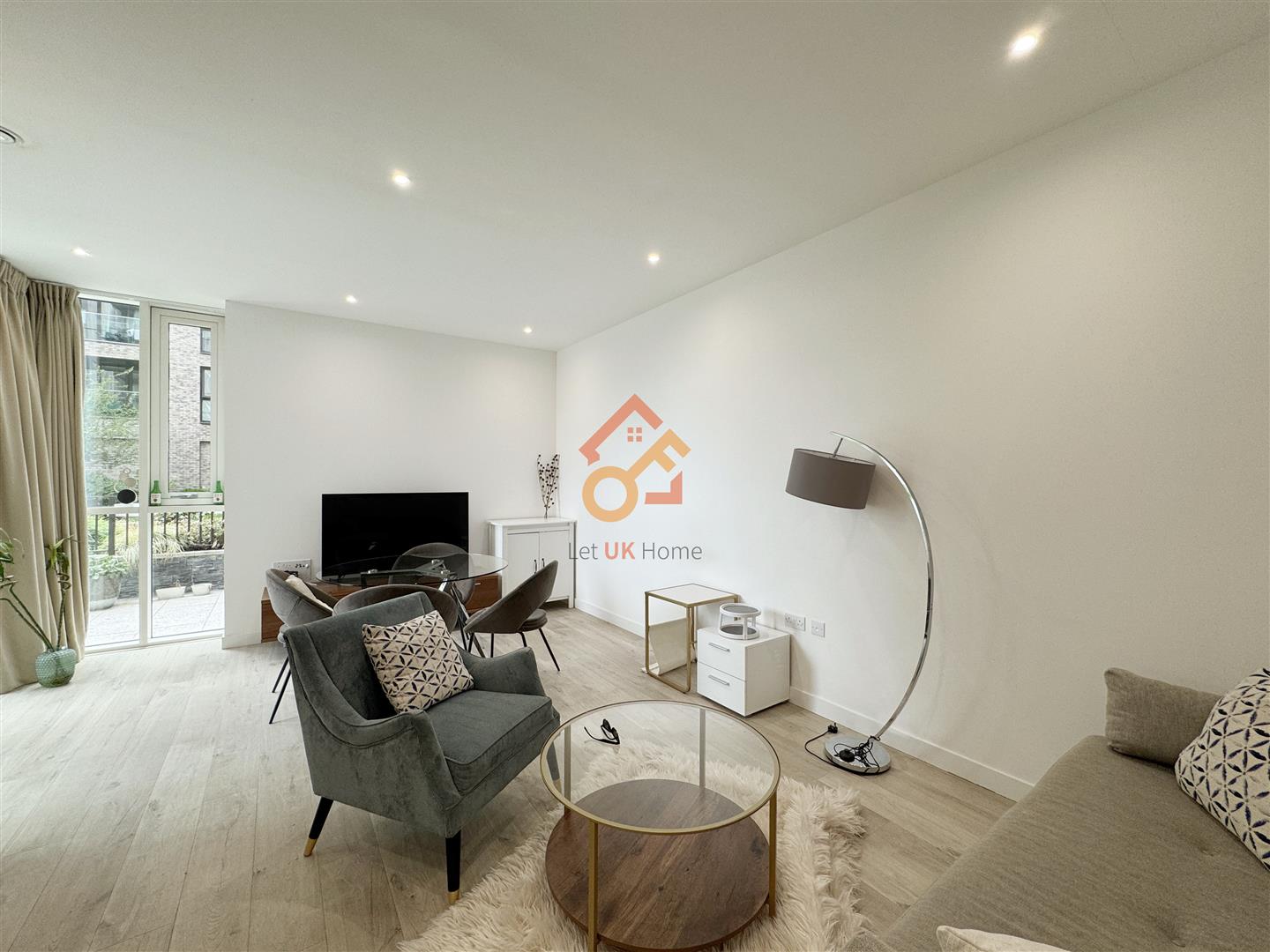Flat Scrimgoeur Place in Greater London
