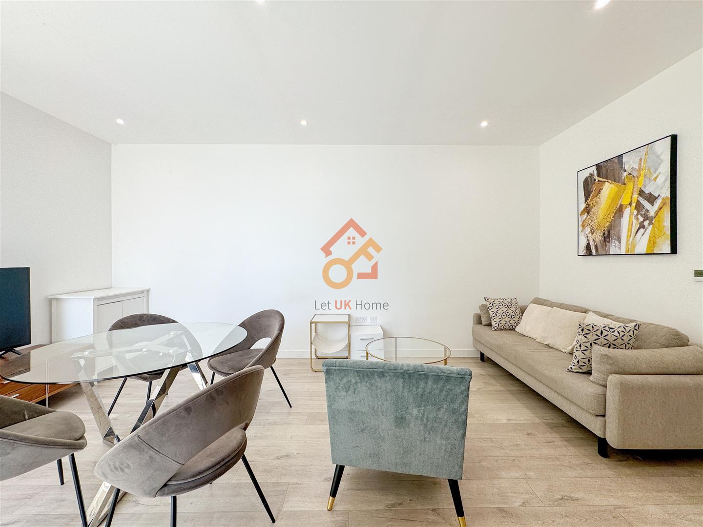 Flat Coster Avenue in London