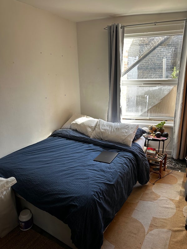 Room Bethnal Green Road in Greater London