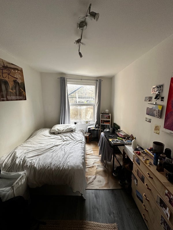 Room Bethnal Green Road in Greater London