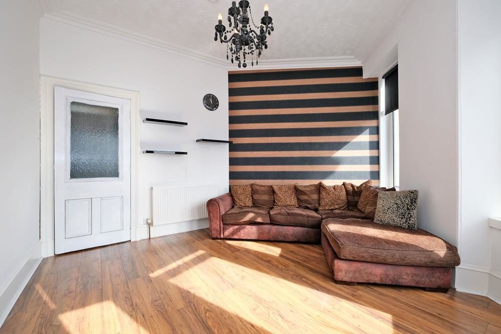 Flat Holburn Street in Aberdeen