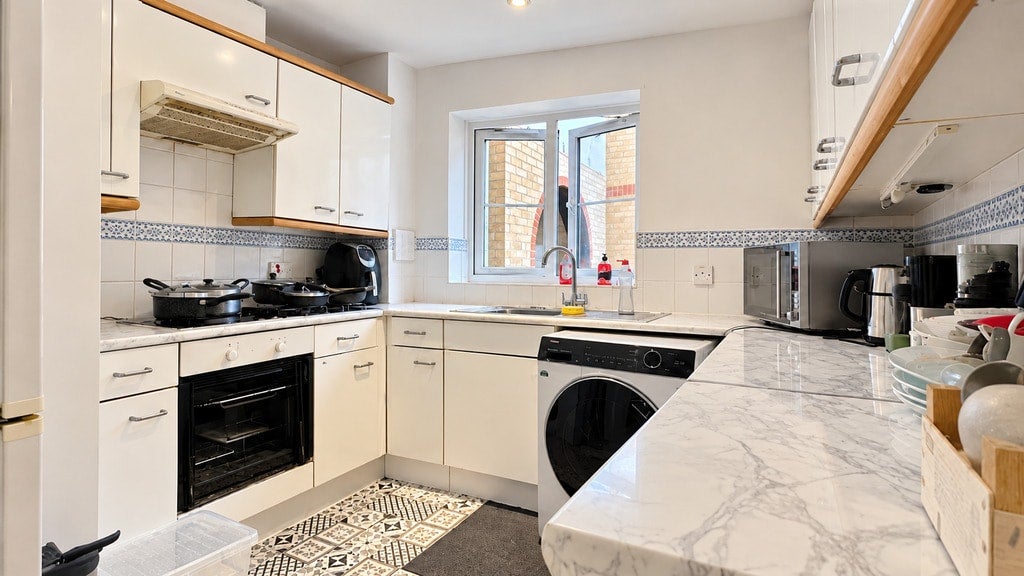 Flat Angelica Drive in Greater London
