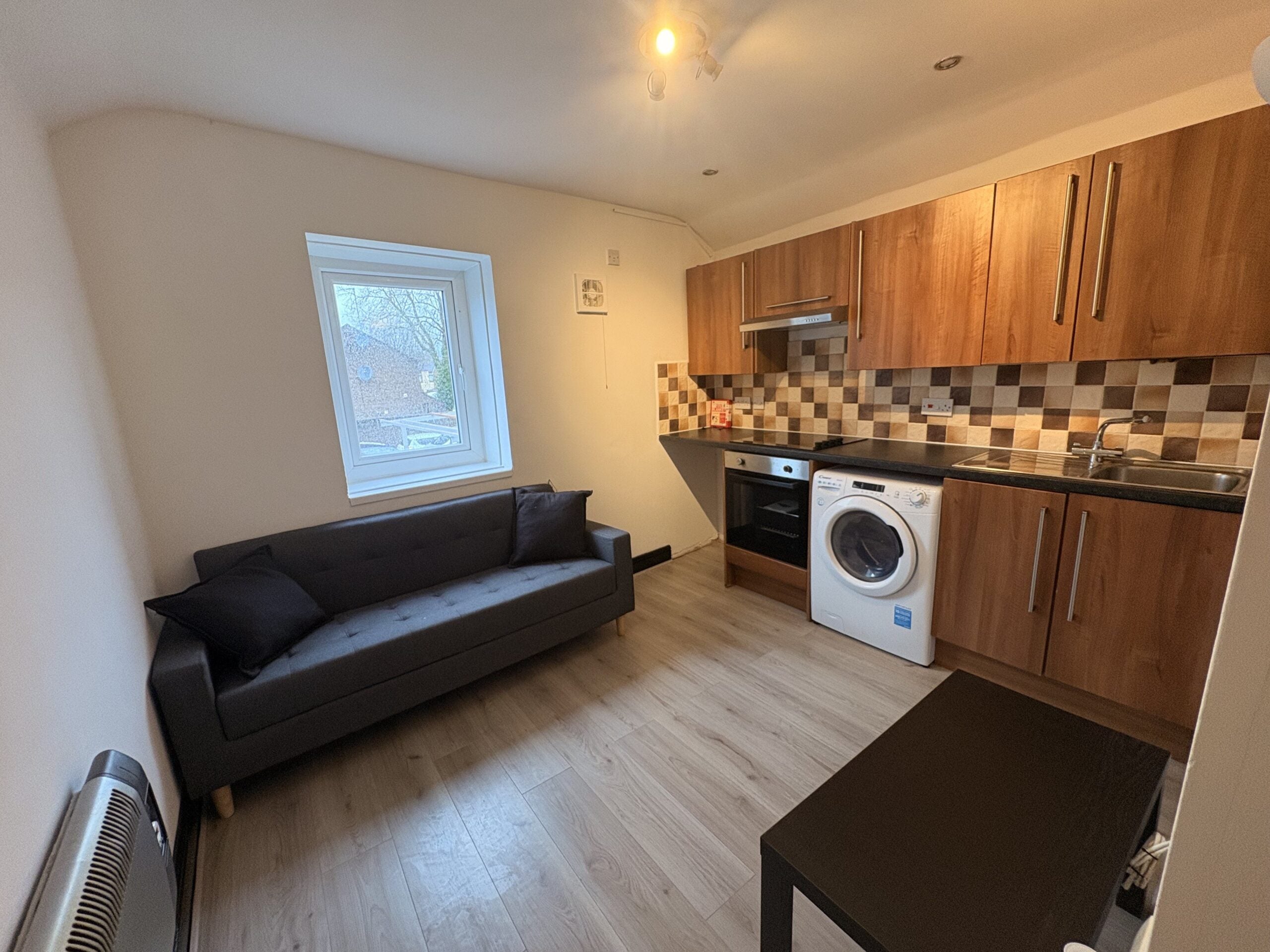 Flat Woodville Road in Cardiff