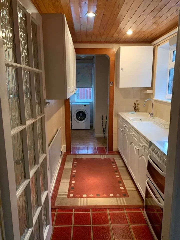 Room New Way Road in Greater London