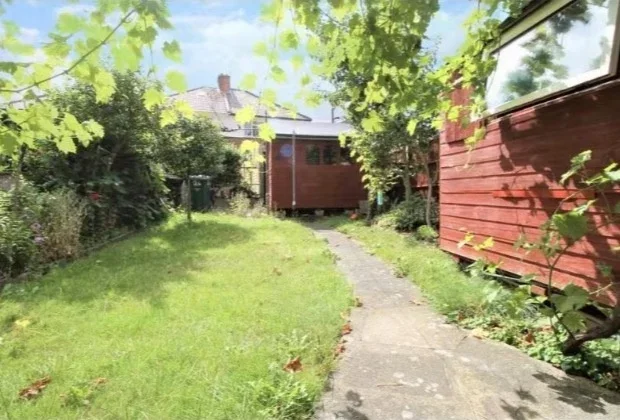 Room New Way Road in Greater London
