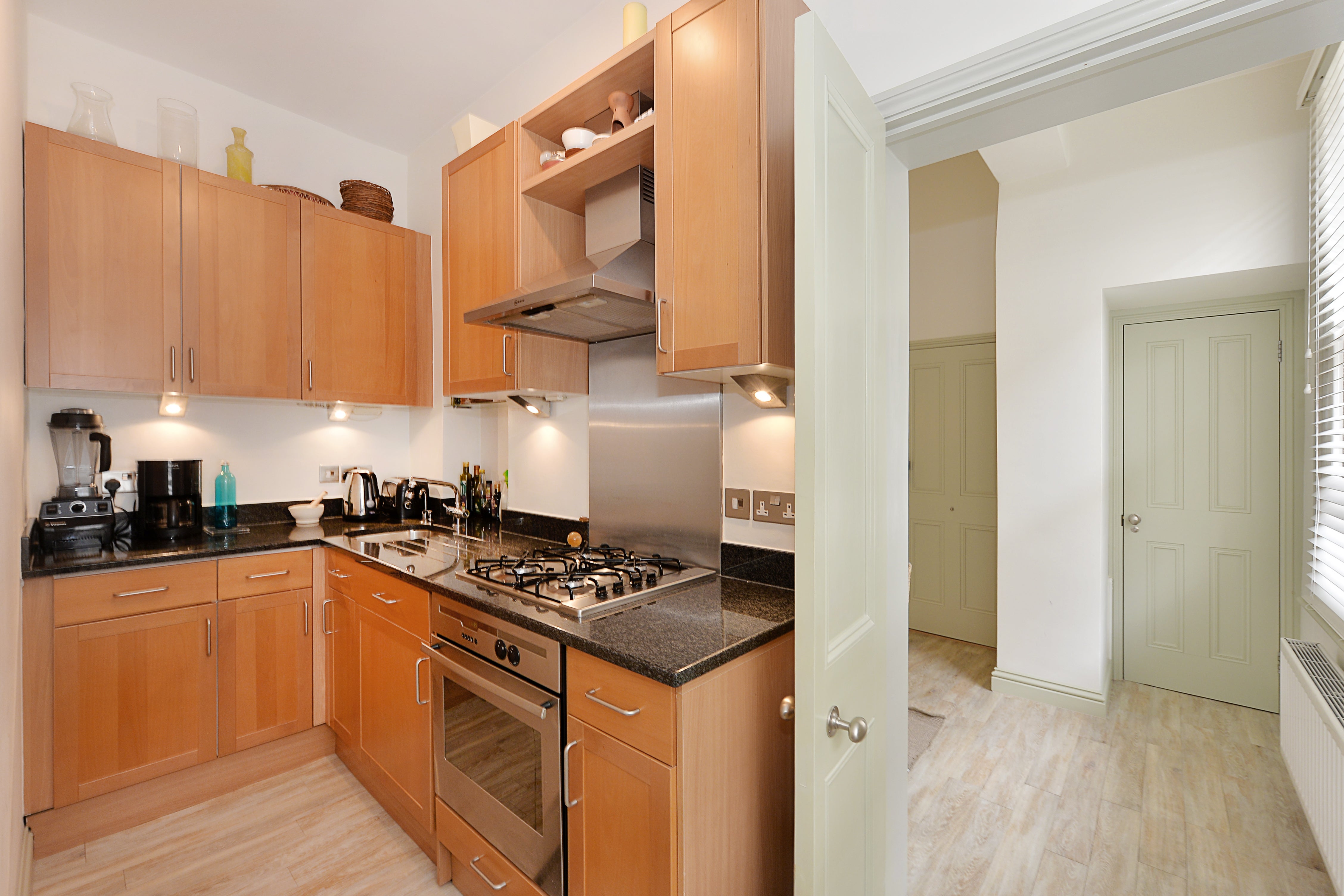 Flat Petersham Mews in Greater London