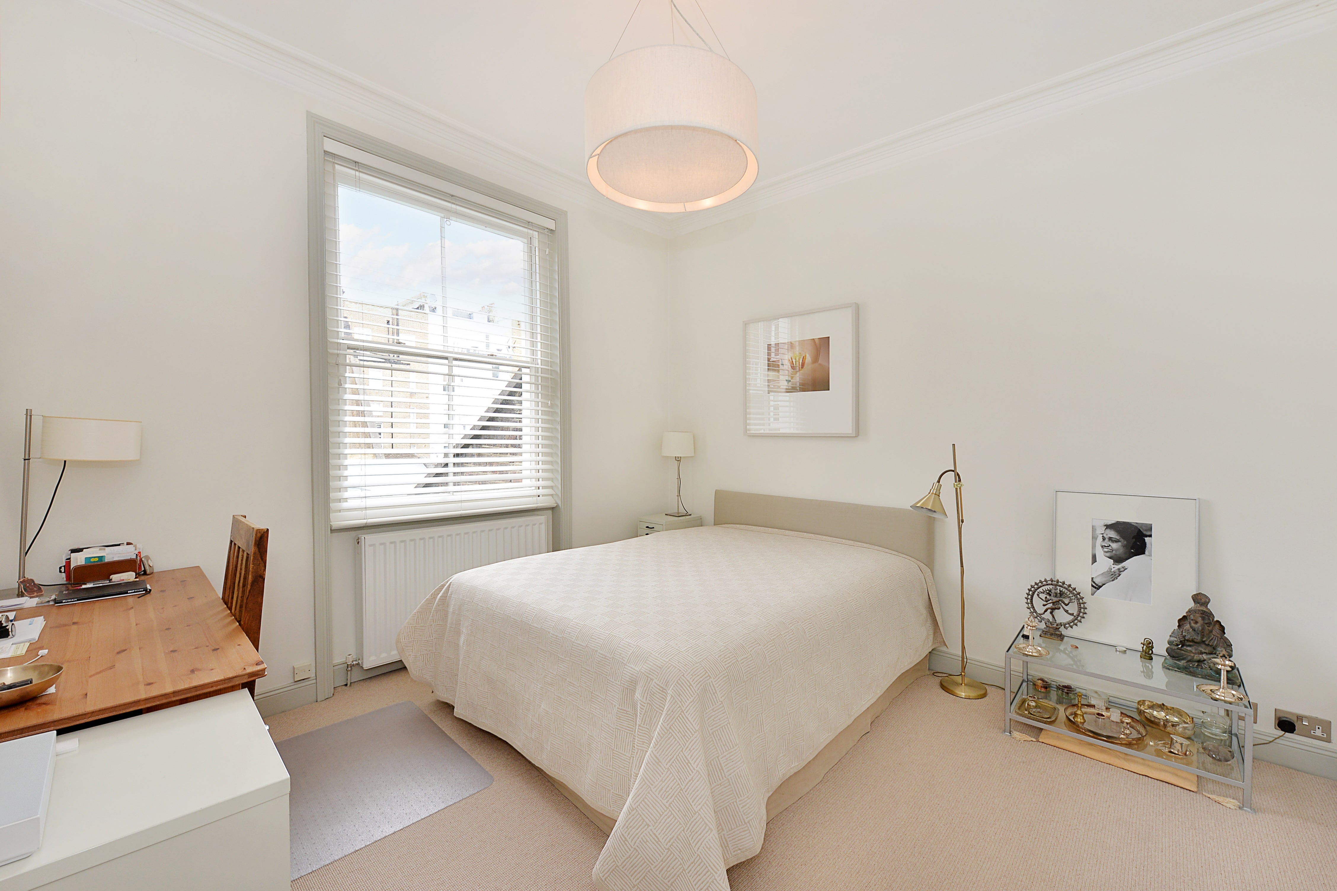 Flat Petersham Mews in Greater London