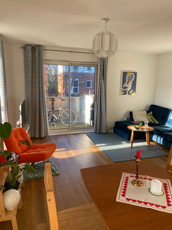 Flat Highwood Close in Greater London