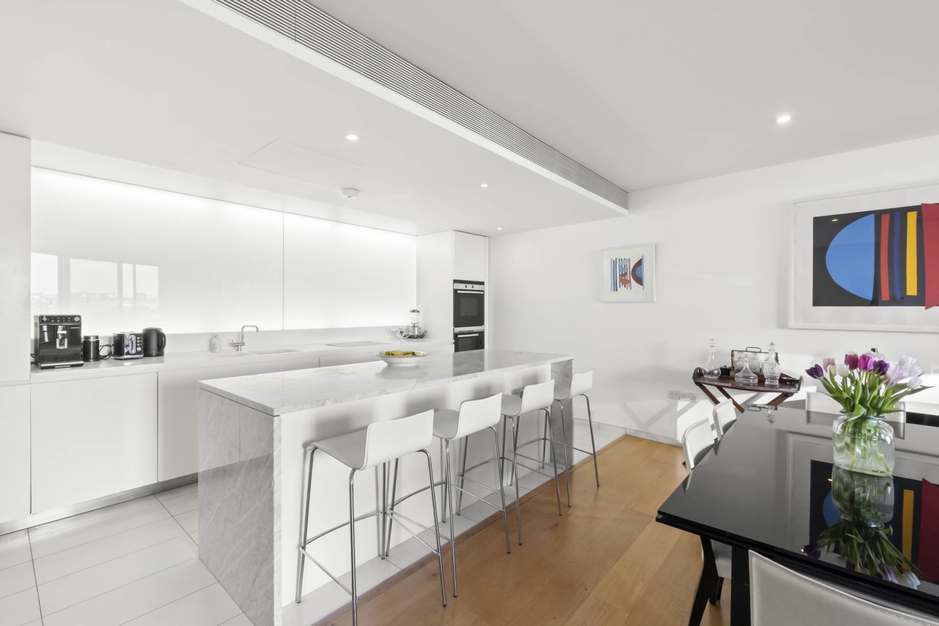 Flat Hester Road in Greater London