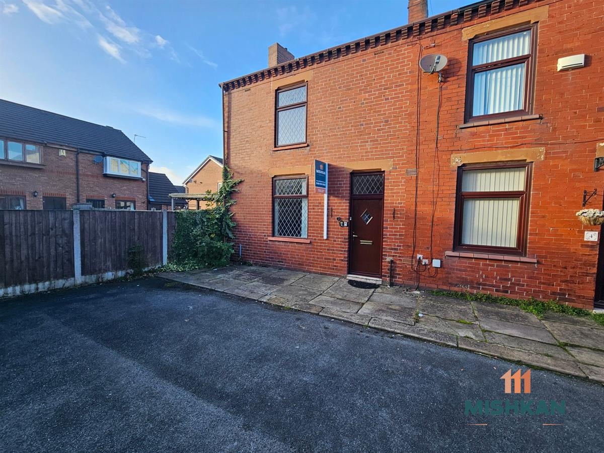 House Robert Street in Wigan
