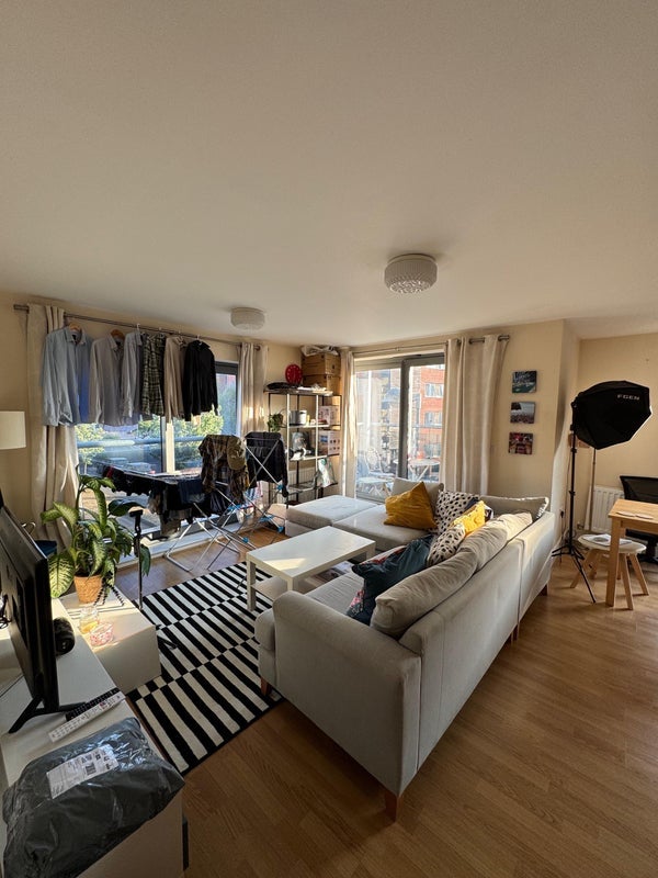 Room St George's Grove in Greater London