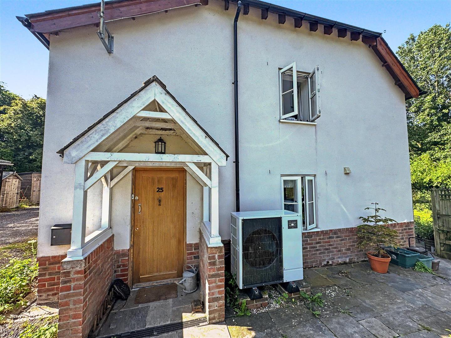 House Milton Road in Milborne St Andrew