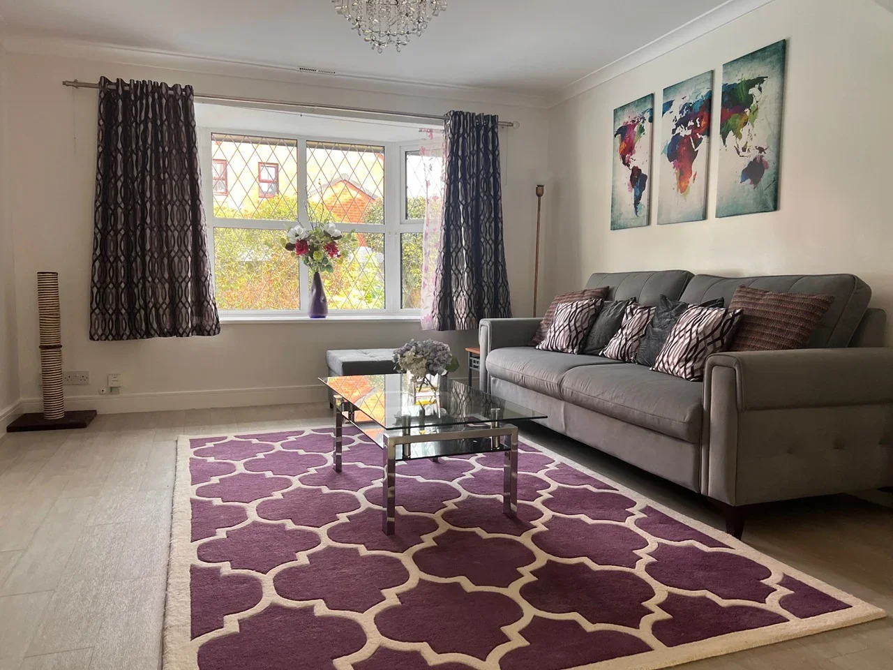 Room Durrell Way in Upper Halliford