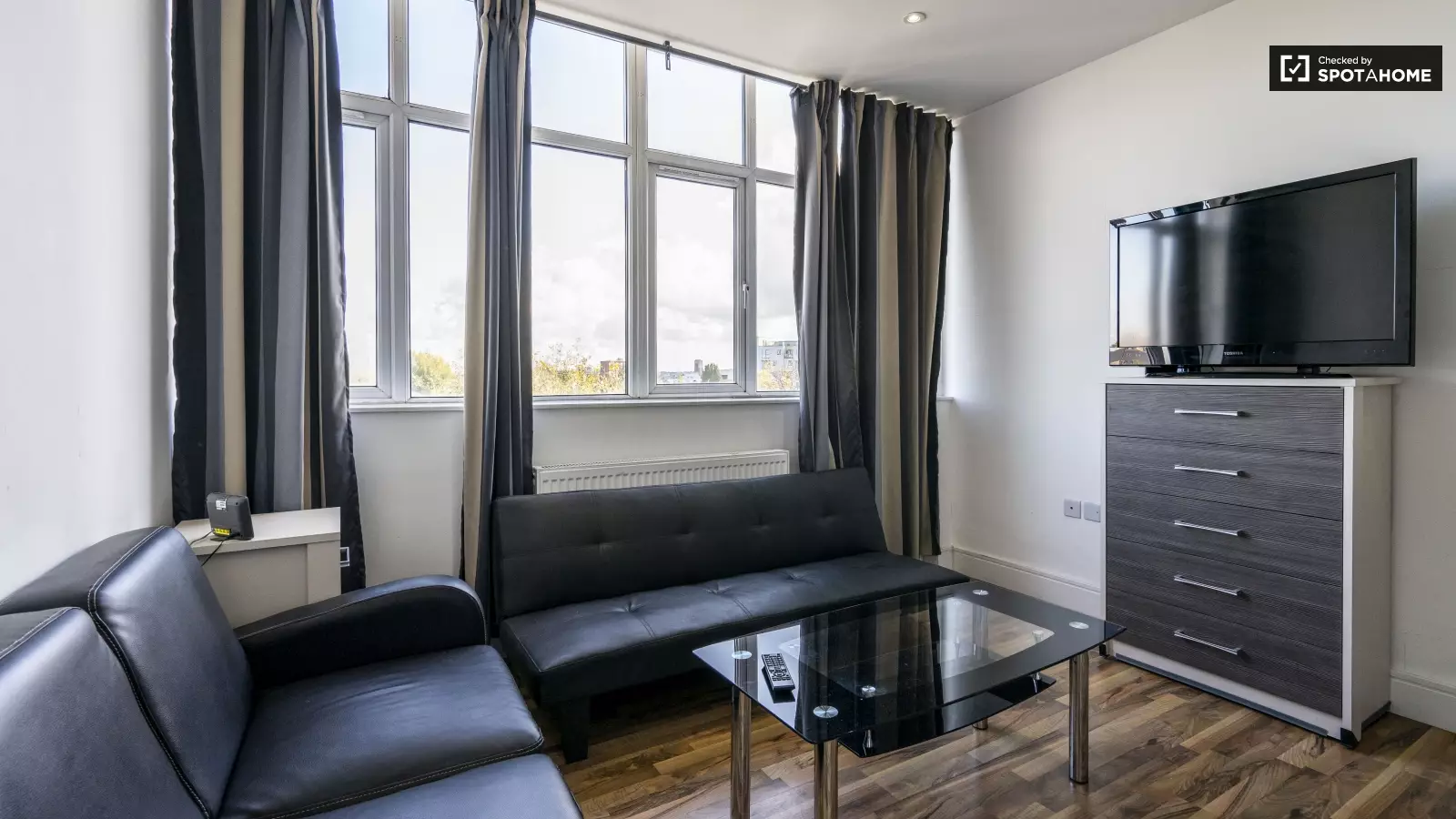 Flat Achillies Close in Greater London