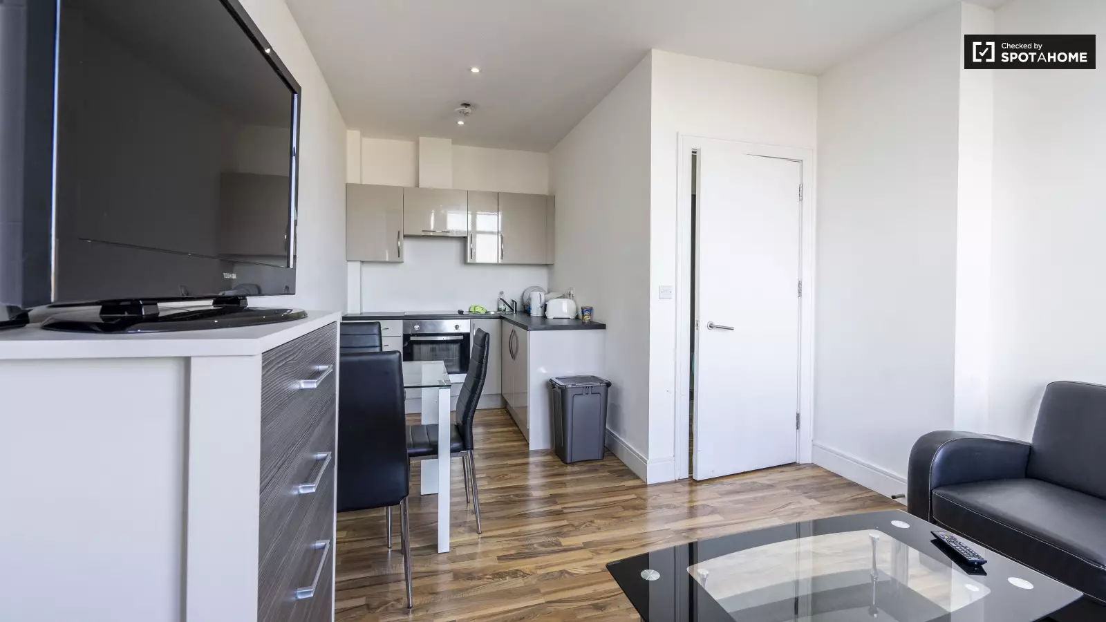 Flat Achillies Close in Greater London