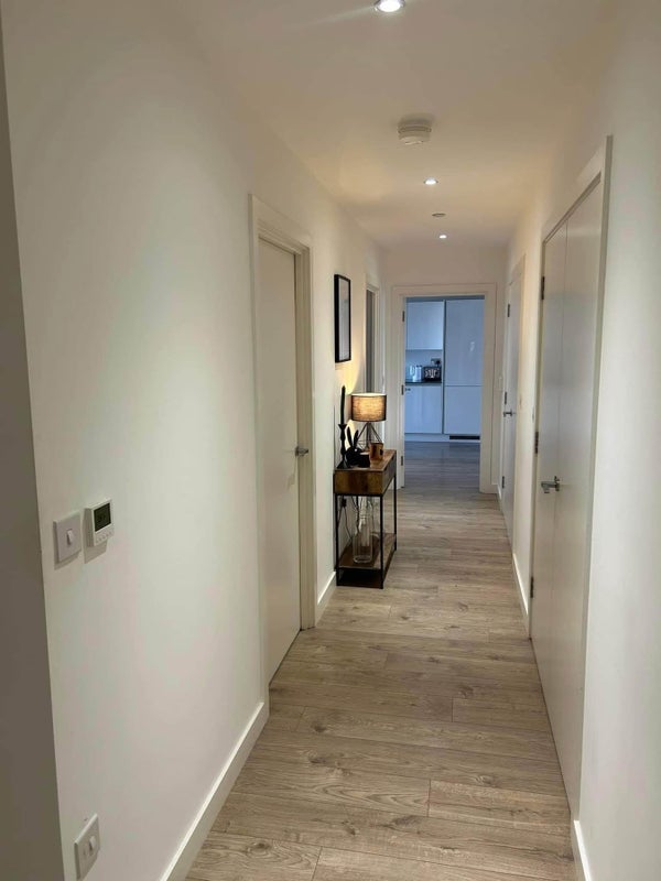 Room Forrester Way in Greater London
