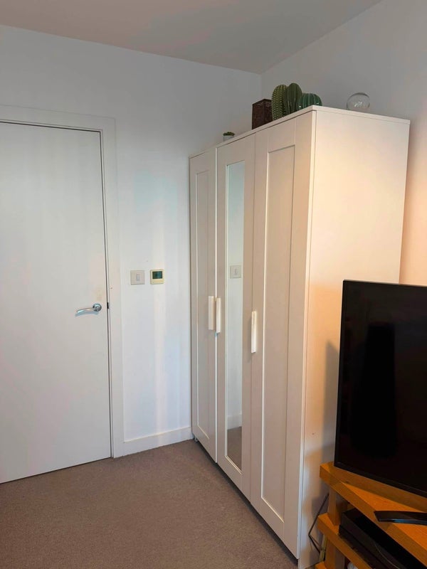 Room Forrester Way in Greater London