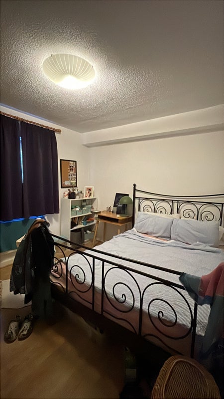 Room Halton Road in Greater London