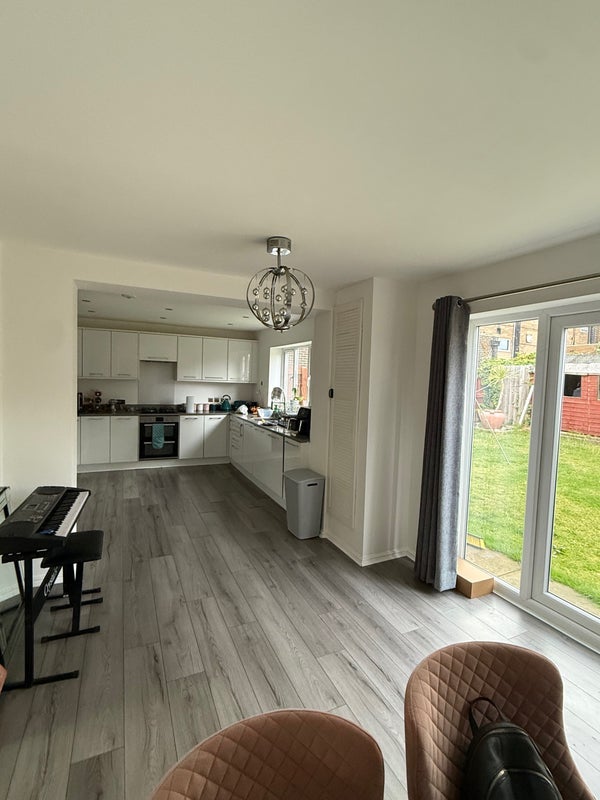 Room Camberley Road in North Tyneside