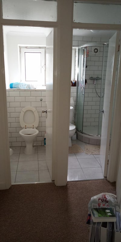 Room Grove Crescent Road in Greater London