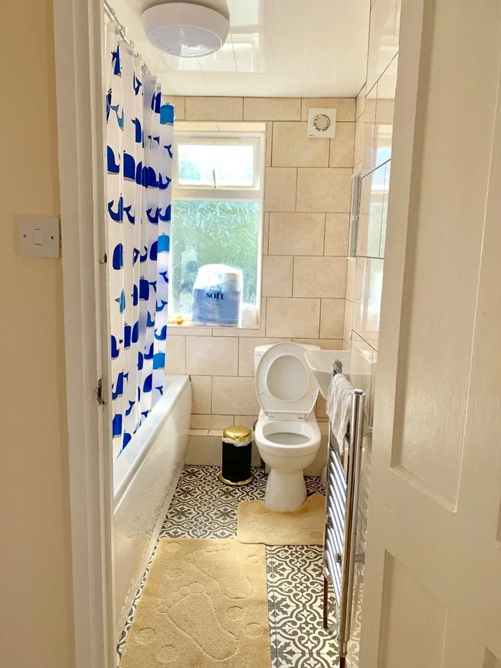Room Downham Way in Greater London