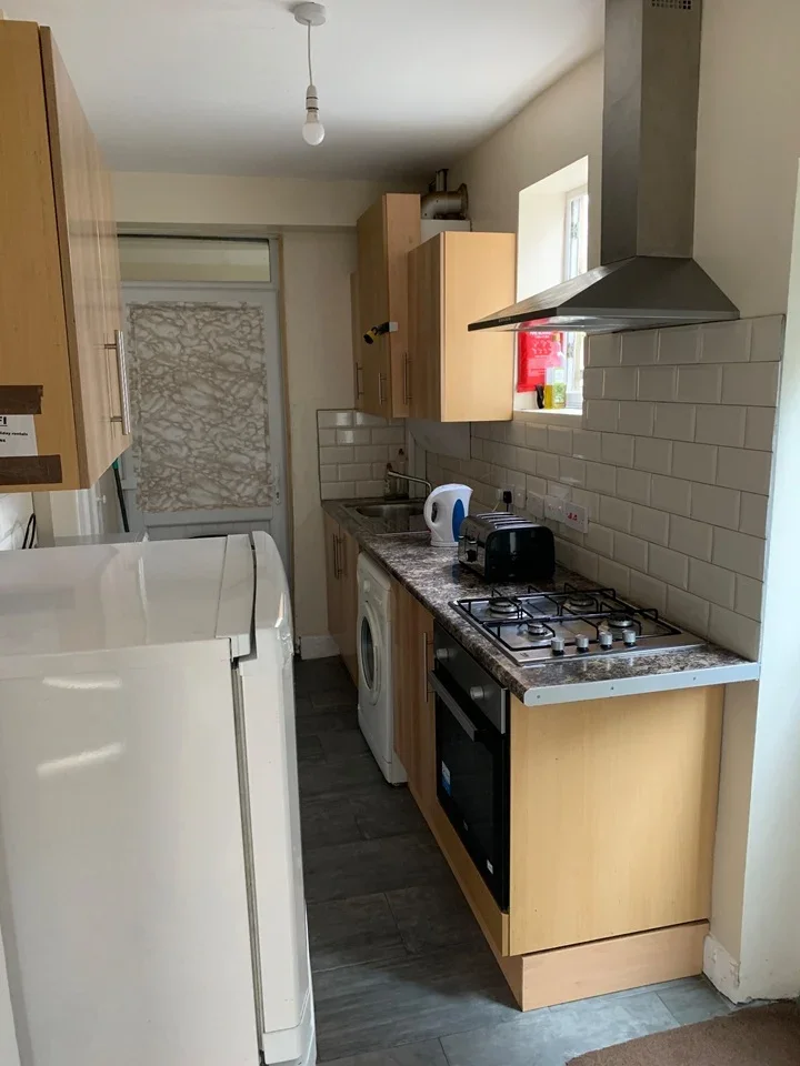 Room Downham Way in Greater London