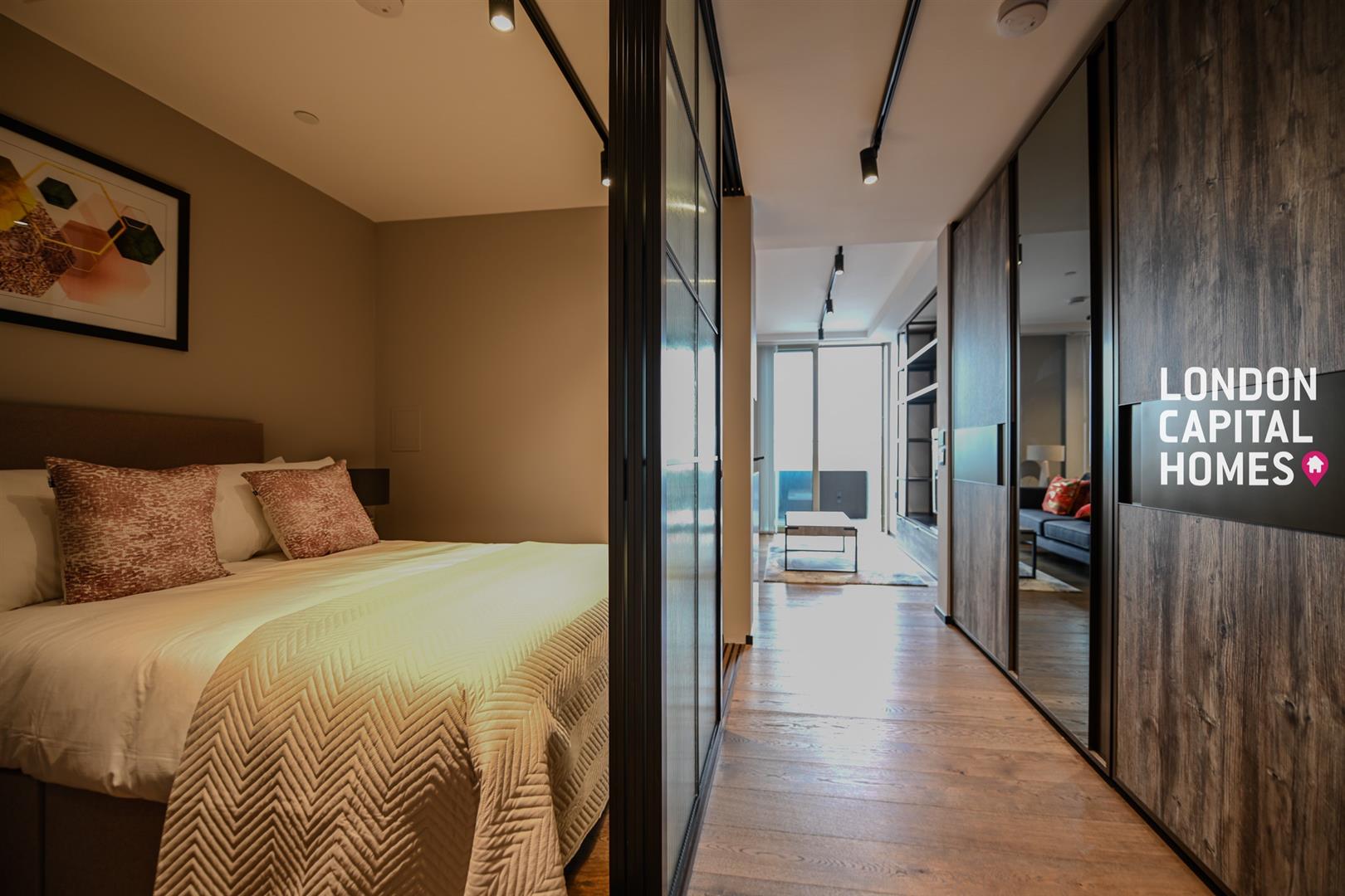 Flat Hewett Street in Greater London