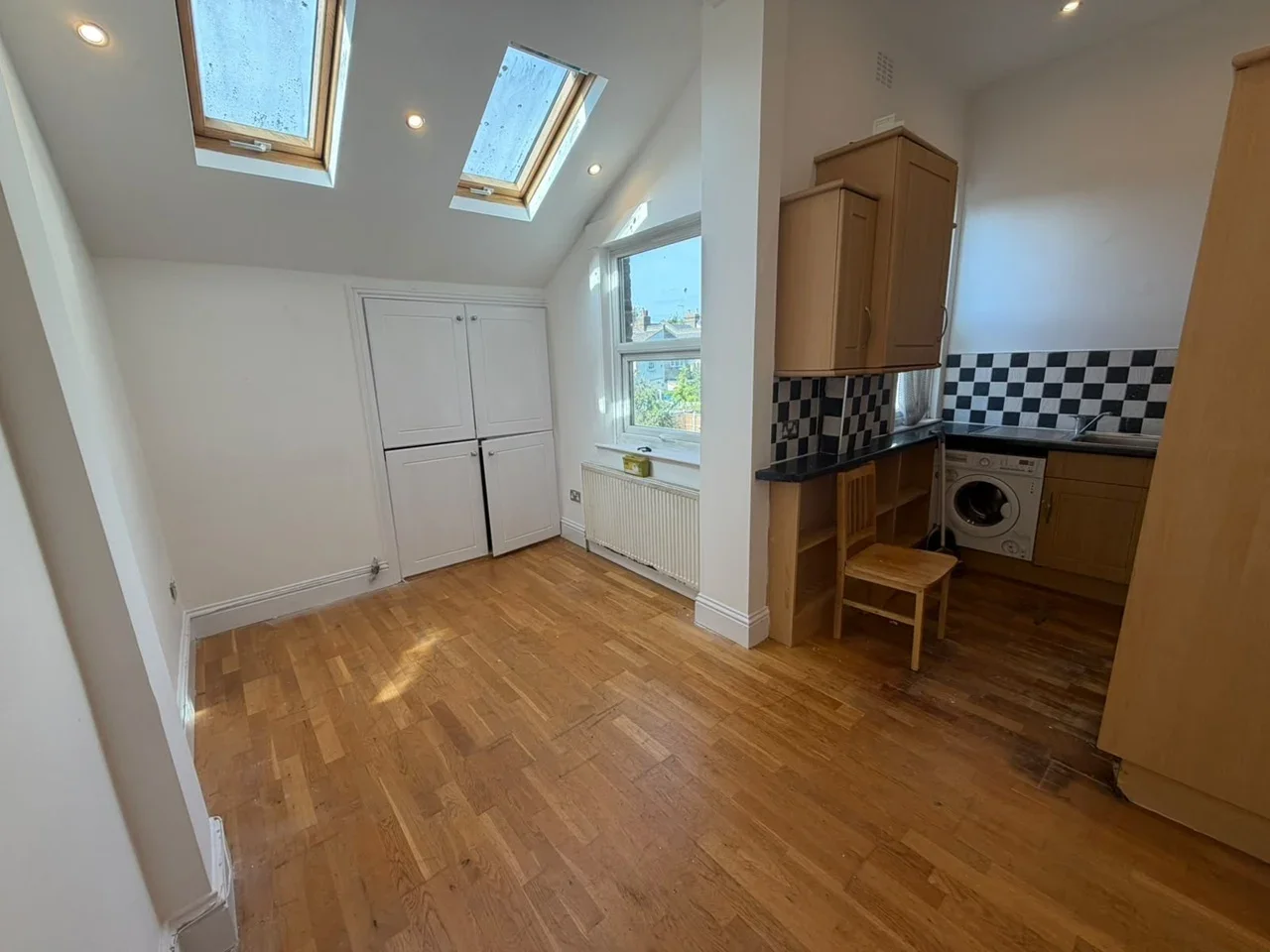 Flat Landseer Road in Greater London
